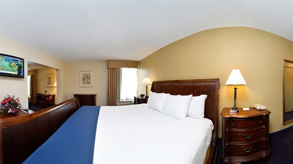 Best Western Plus Yadkin Valley Inn & Suites Jonesville Dış mekan fotoğraf