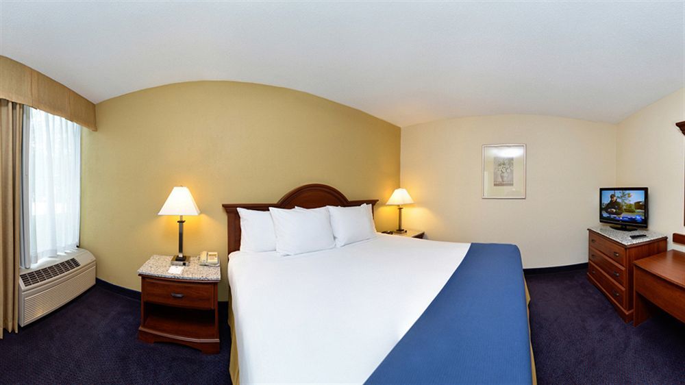 Best Western Plus Yadkin Valley Inn & Suites Jonesville Dış mekan fotoğraf