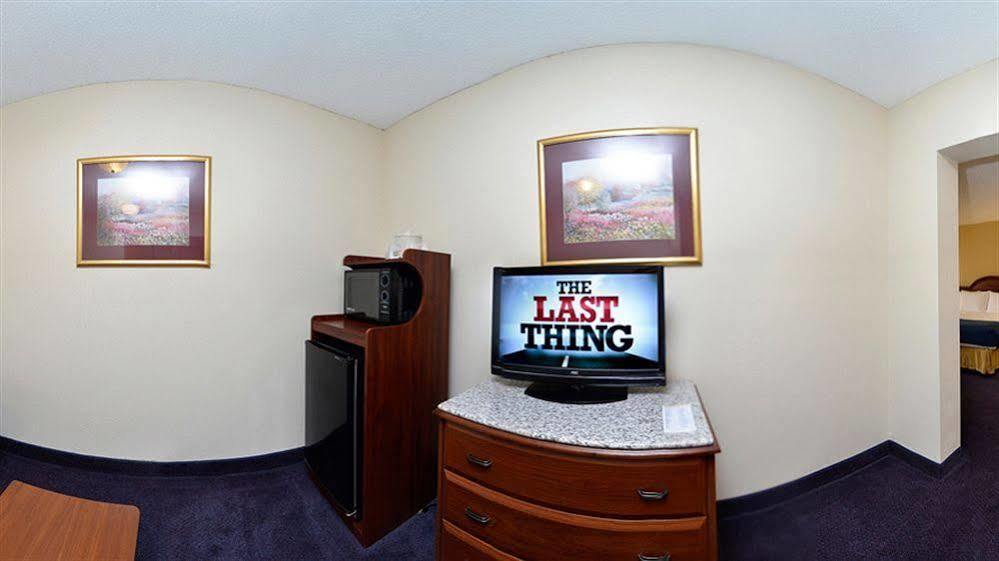 Best Western Plus Yadkin Valley Inn & Suites Jonesville Dış mekan fotoğraf